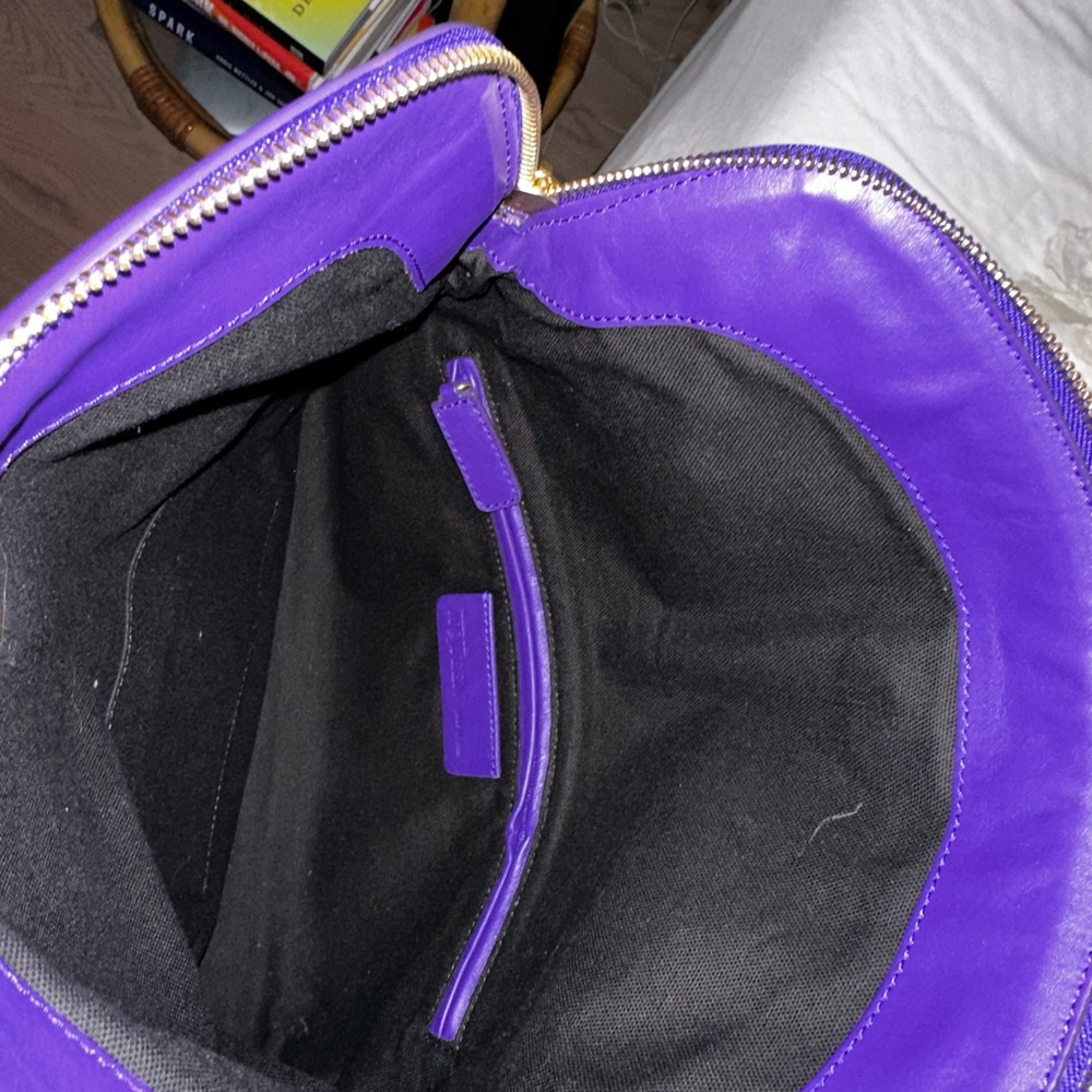 🦄Alexander McQueen Rare color Purple Skull Clutch in Mint Condition. - Picture 3 of 5